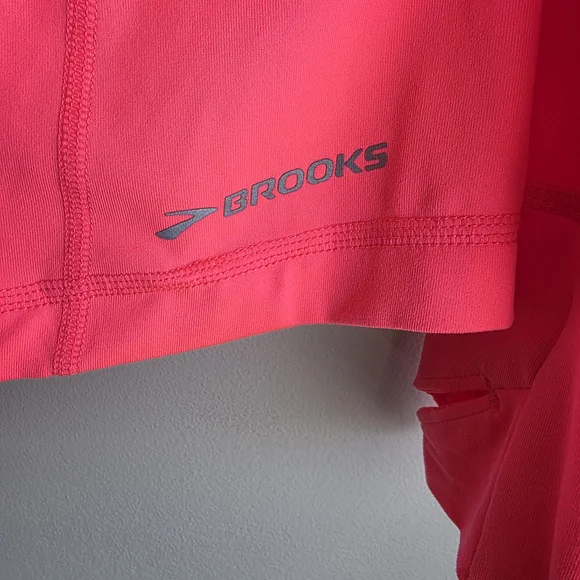 Brooks Running Dash Hoodie in Bright Pink - Picture 5 of 11
